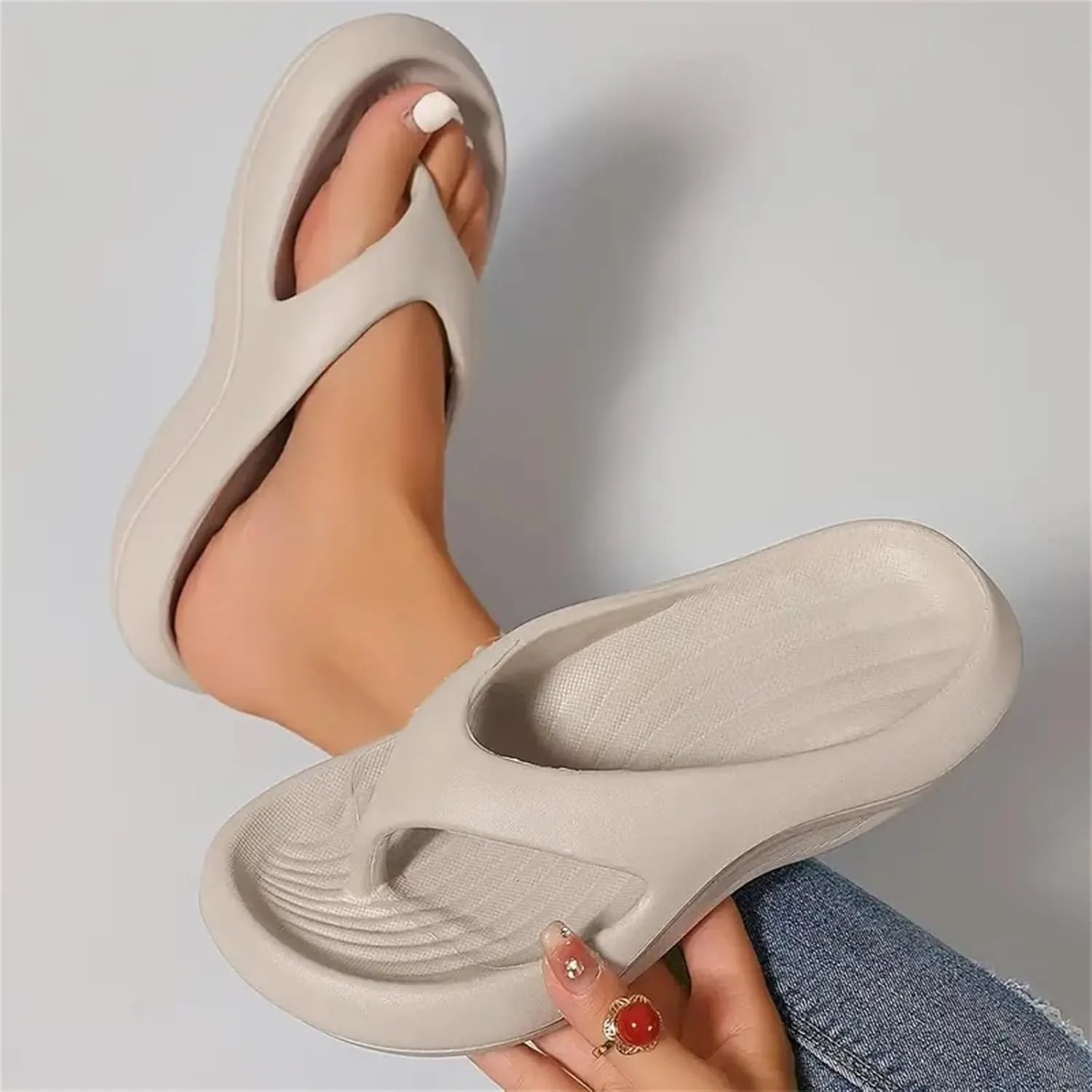 Pillow Flip Flops with Arch Support for Women Plantar Fasciitis Orthopedic Sandals Walking Platform Flipflops Pillow Soft Beach Shoes Non-slip Comfortable Lightweight Slippers Indoor and Outdoor
