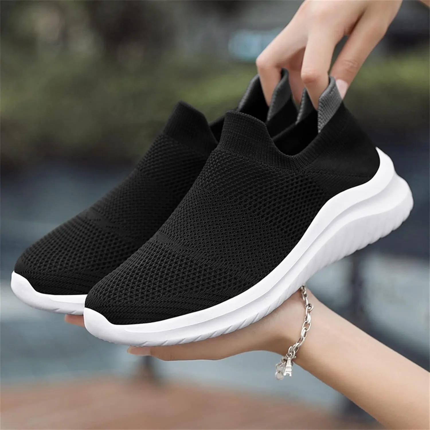 Women's Slip-on Shoes Wide Width Sneakers Hands Free Non Slip Work Shoes Women Walking Woman Shoes Casual White Sneakers Slip On Tennis Shoe Loafers Shoe